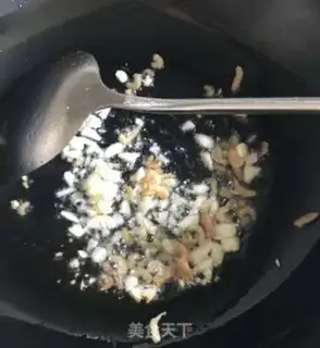 Make Garlic shrimp, cabbage step 0