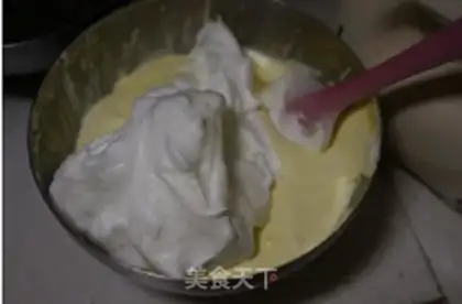 Make Cream Swiss roll step 6