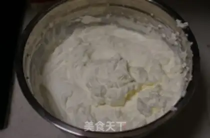 Make Cream Swiss roll step 9