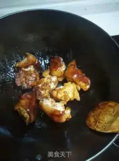 Make Red burning pig hoof step 4