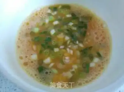 Make Eggs and shrimp skins and beans step 2