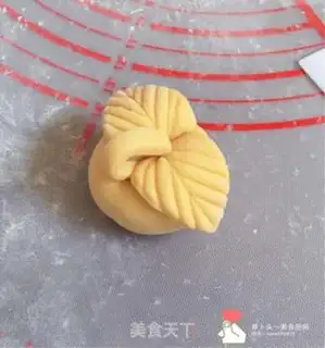 Make Apple buns step 5