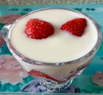 Make Strawberry yogurt step 2