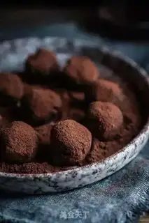 Make Chocolate truffles step 8