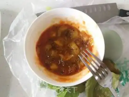Make Seafood salad step 1