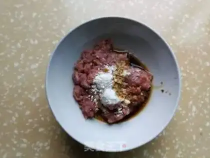 Make Meatloaf mushrooms and eggs step 0