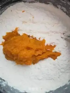 Make Pumpkin buns step 2