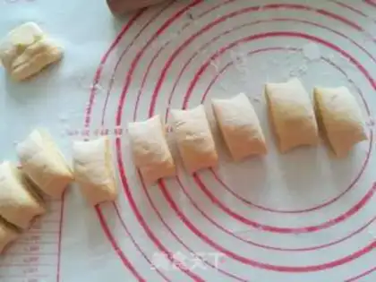 Make Pumpkin buns step 5