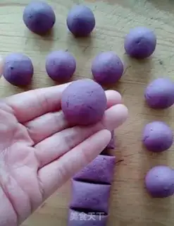 Make Coconut potato ball step 4