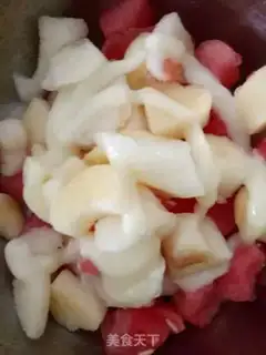 Make Watermelon apple pear banana salad step 2