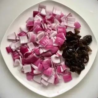Make Onion wooded eggs step 0