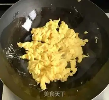 Make Onion wooded eggs step 2