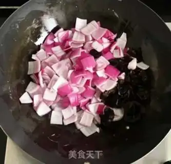 Make Onion wooded eggs step 3
