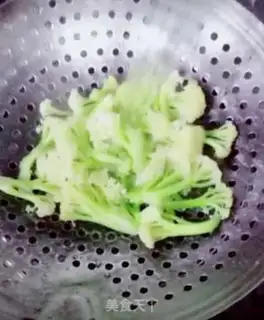 Make Two flowers for juice step 2