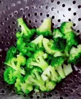 Make Two flowers for juice step 3