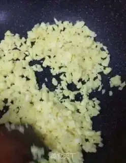Make An egg box of celery step 4