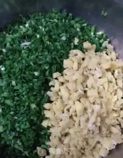 Make An egg box of celery step 5