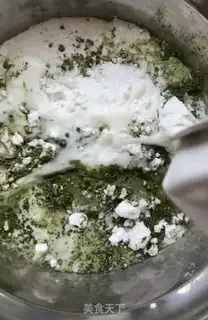 Make Scratch the strawberries for the fruit step 1
