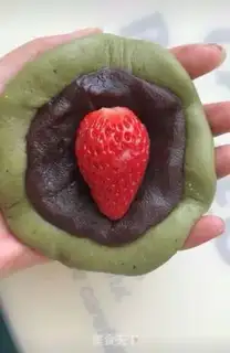 Make Scratch the strawberries for the fruit step 5