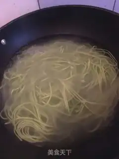 Make Fat cow spinach noodles step 1