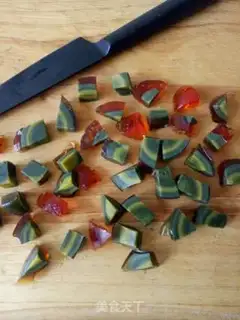 Make Three-coloured eggs step 2