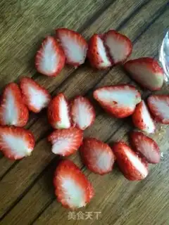 Make Rose yogurt cup step 1