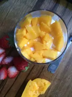 Make Rose yogurt cup step 4