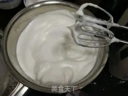 Make Butter fruit birthday cake step 6