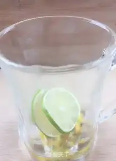 Make Bacon veggie lemon tea step 1