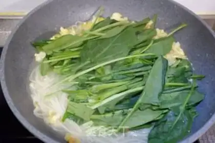 Make Pineapple noodles step 7
