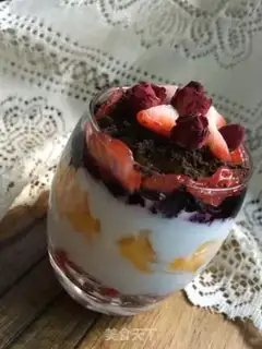 Make Rose yogurt cup step 8