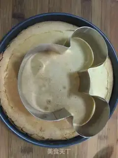 Make Butter fruit birthday cake step 12