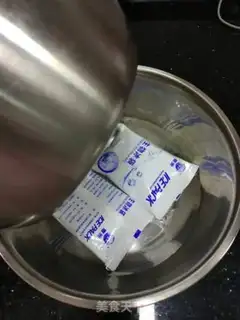 Make Butter fruit birthday cake step 15