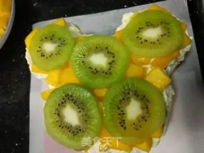 Make Butter fruit birthday cake step 23