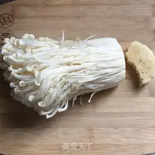 Make Frozen needle mushrooms step 1