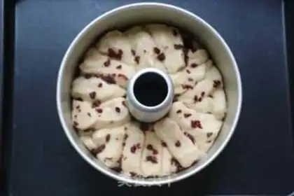 Make Japanese cranberry tore bread step 13