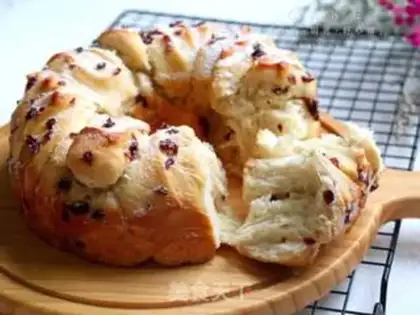 Make Japanese cranberry tore bread step 17
