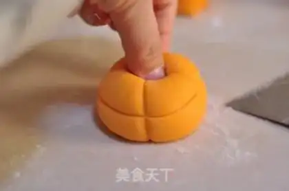 Make Tomato buns step 7