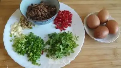 Make Salt bean fried eggs step 0