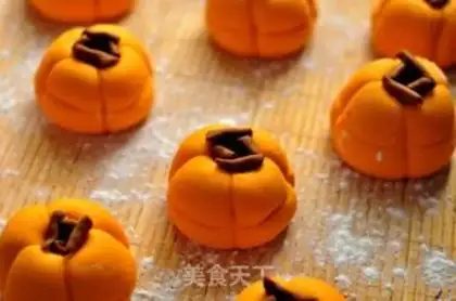 Make Tomato buns step 12