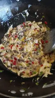 Make Salt bean fried eggs step 4