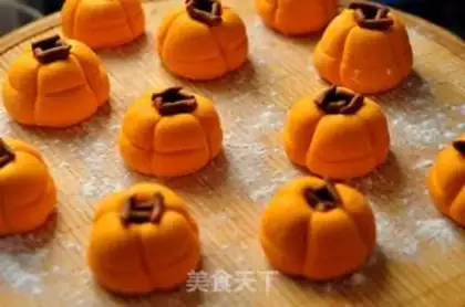 Make Tomato buns step 13