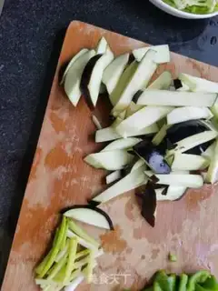 Make Cheese and gravy and garlic step 1