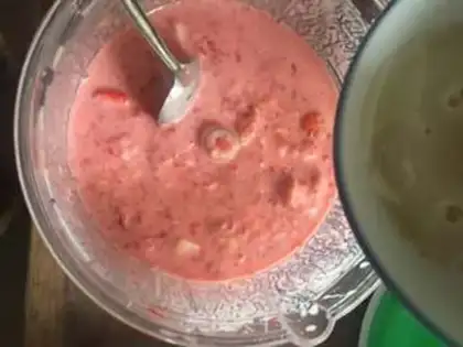 Make Strawberry Moose step 4