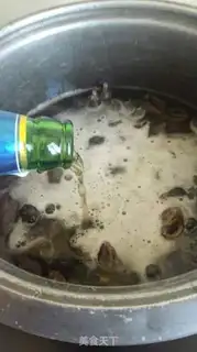 Make A beer with a conch step 1