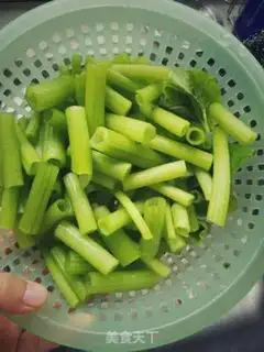 Make Clear the pumpkin vine step 1