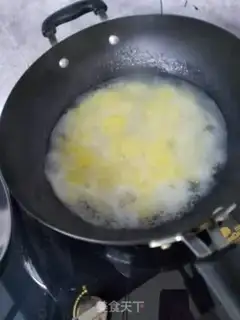 Make Potato chips with red oil step 1