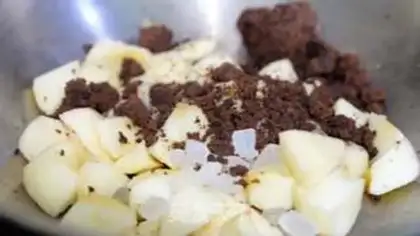 Make Strawberry caramel apple pie step 9