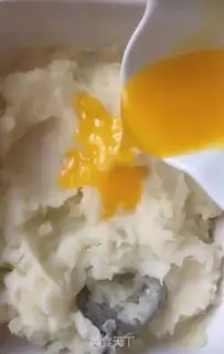 Make Cheese mashed potatoes step 2