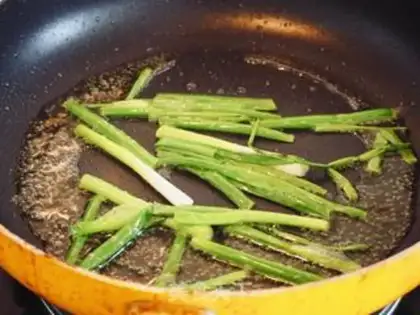 Make Red chicken step 1